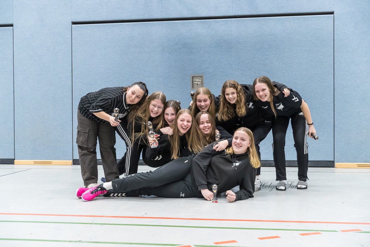 Bild 75 - B-Juniorinnen 2 Loewinnen Cup